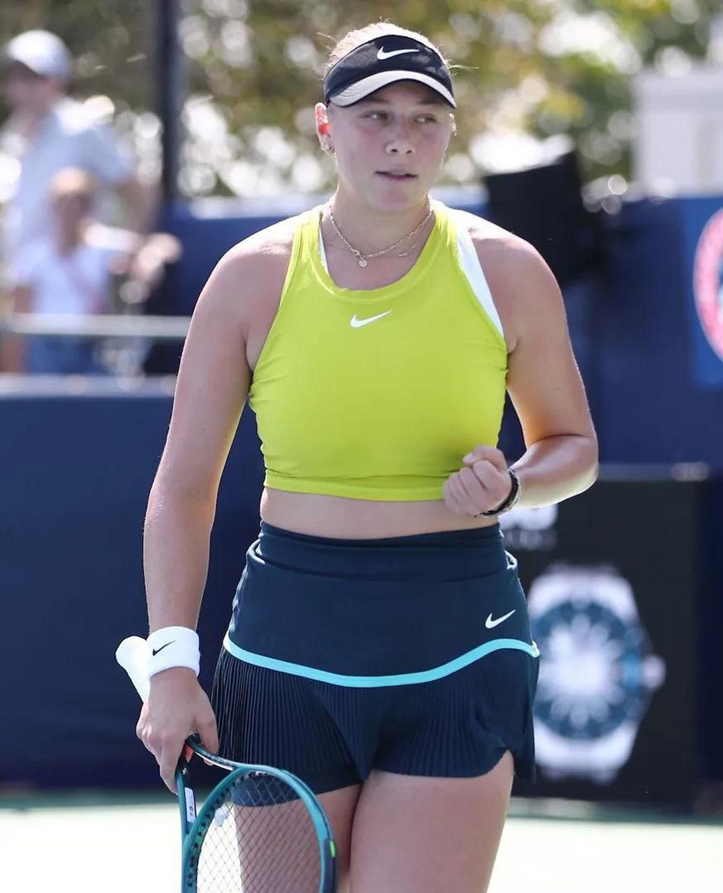 A前已经拥 A前已经拥