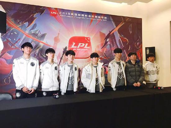 传奇仍在书 传奇仍在书