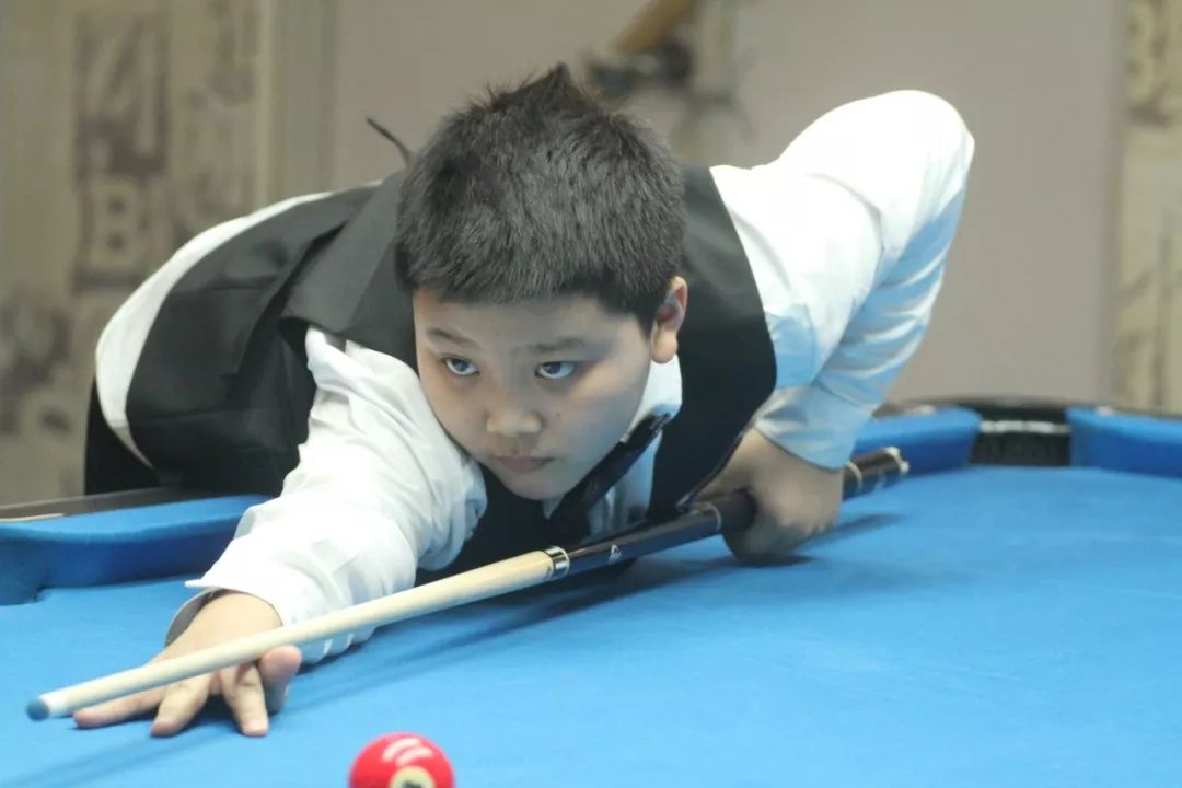 两位选手不 两位选手不