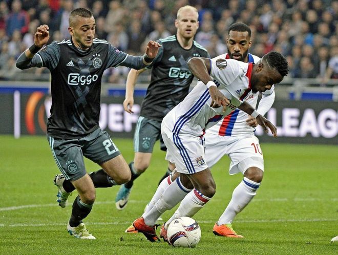 据接近俱乐 据接近俱乐