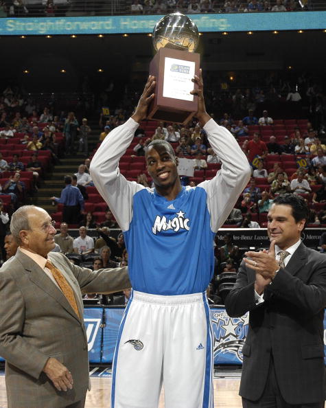 对观察者而 对观察者而