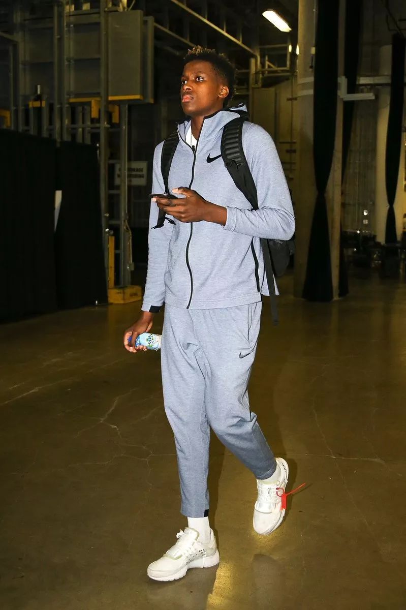 而这次由 而这次由